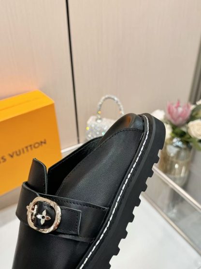 Louis Vuitton new half-slip winterbreak comfert flat slippers - Image 7