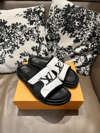 Louis Vuitton cowhide flip flops - Image 7