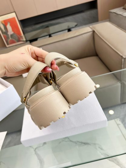 Dior's popular thick-soled mid-heeled sandals - Image 7