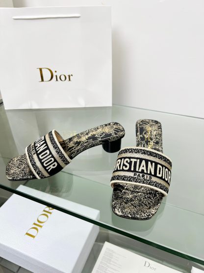 Dior ladies' monogram embroidered leather mid-heel sandals - Image 7