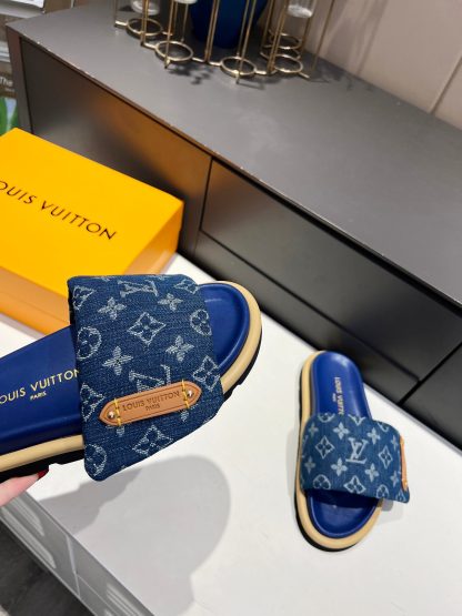 Louis Vuitton's latest fashion casual half slippers - Image 7