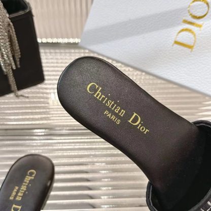 Dior logo embroidery color matching flip flops - Image 7