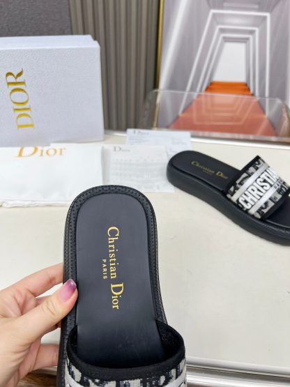 Dior versatile casual thick-soled slippers - Image 7