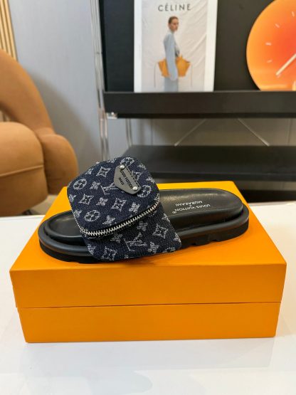 Louis Vuitton Pool Pillow Comfort Slide Sandals - Image 8