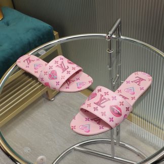 Louis Vuitton low-top flip flops