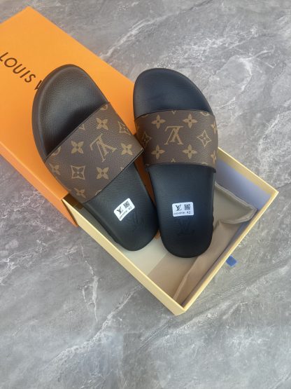 Louis Vuitton classic couple slippers - Image 8