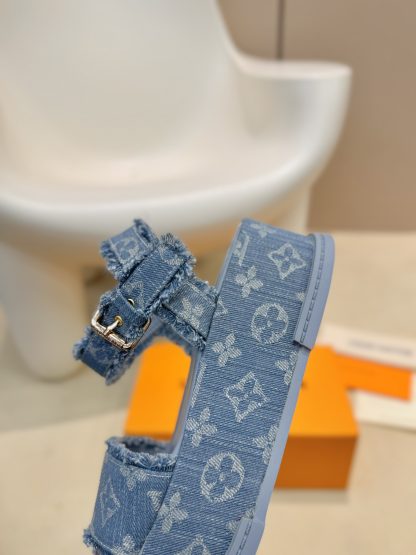 Louis Vuitton's latest stylish casual platform sandals - Image 7