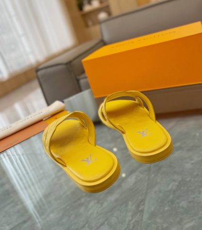 Louis Vuitton embossed grained leather slippers - Image 7
