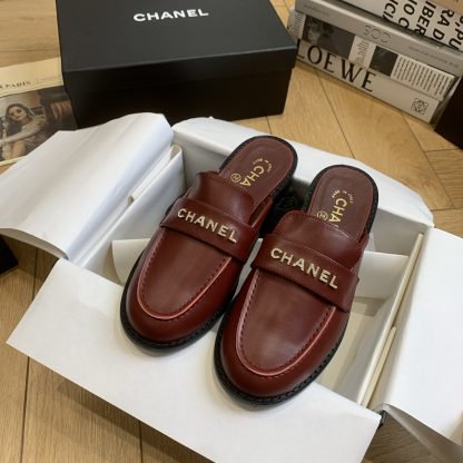 Chanel Spring and Summer New Red High-grade Diamond Buckle Letter Leather Butter Lazy Half Slipper Sandals - Image 8