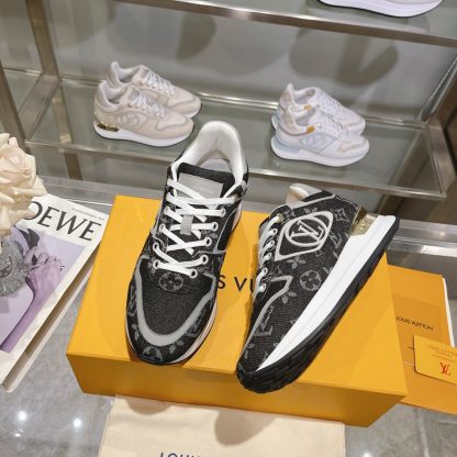 Louis Vuitton Neo Run Away sneakers - Image 9