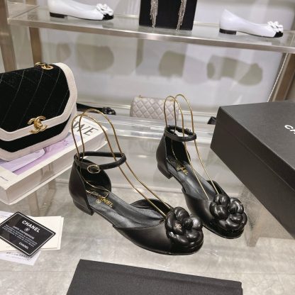 Chanel early spring new camellia series black sandals heel height 2.5cm - Image 8