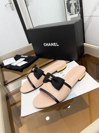 Chanel spring and summer pink with cute bow flat sandals - Image 7