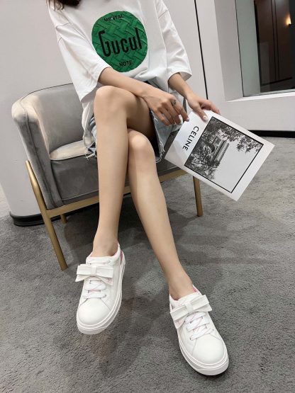 Louis Vuitton classic sneakers - Image 9