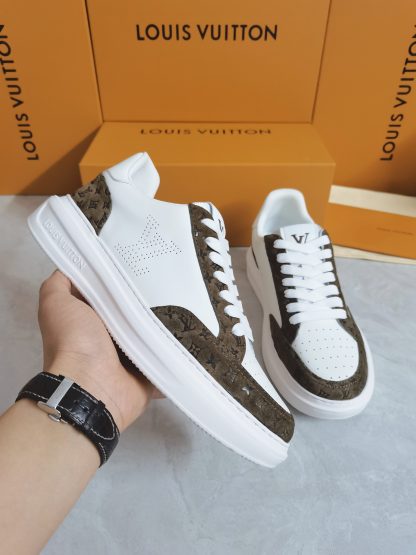 Louis Vuitton classic casual sports sneakers - Image 8