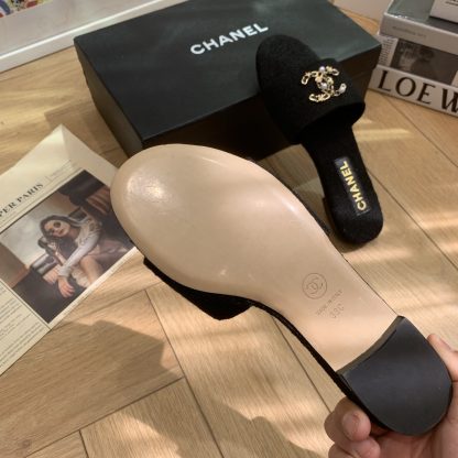 Chanel Spring and Summer New Black Goddess Elegant Flat Sandals - Image 8