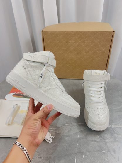 Louis Vuitton couple's co-branded sports shoes - Image 8