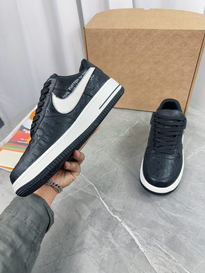 Louis Vuitton couple's co-branded sports shoes - Image 8
