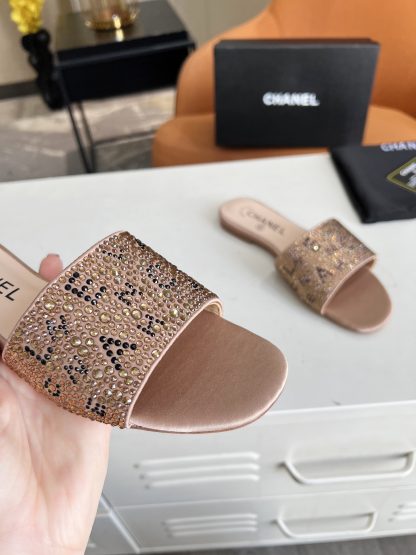 Chanel's most beautiful early spring super shiny water brick champagne sandals - Image 7