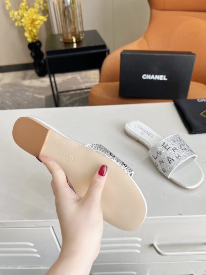 Chanel's most beautiful early spring super shiny beautiful water brick milky white sandals - Image 7