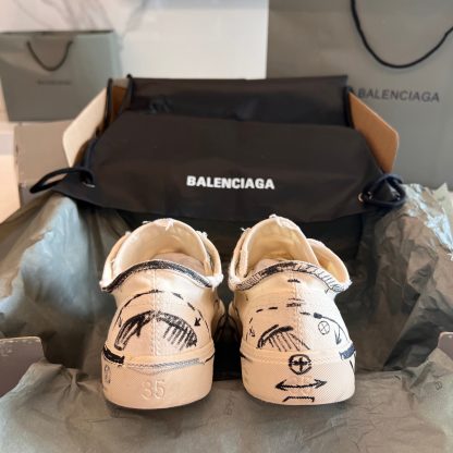 Balenciaga Couple's Fashion Graffiti Canvas Shoes - Image 8