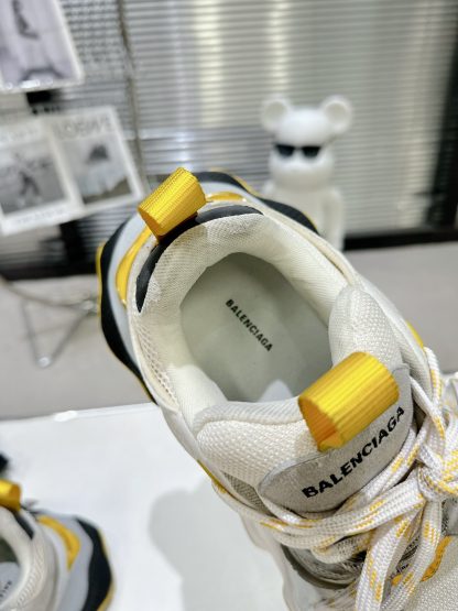 Balenciaga stylish sneakers - Image 8