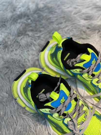 Balenciaga stylish sneakers - Image 8
