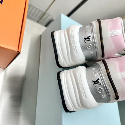 Louis Vuitton Run 55 sneakers - Image 7