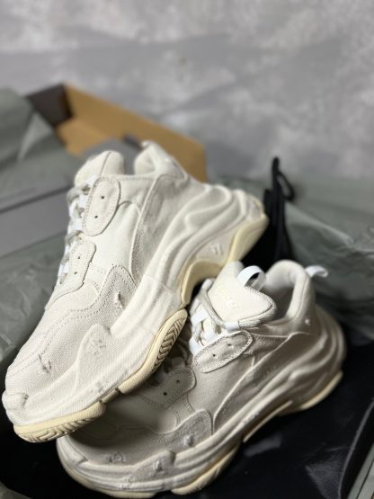 Balenciaga Fashion Canvas Dad Shoes - Image 8