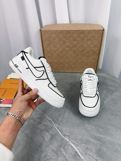 Louis Vuitton couple's co-branded sports shoes - Image 9