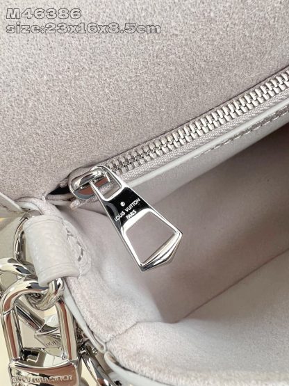 Louis Vuitton Diane Handbag - Image 8