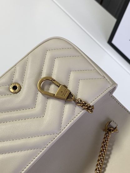 Gucci white chain bag - Image 8
