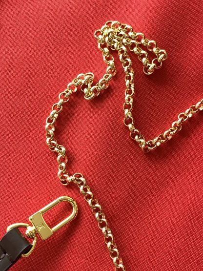 Louis Vuitton FAVORITE Medium Handbag - Image 8