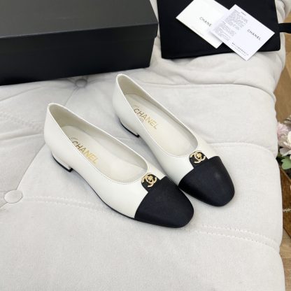 Chanel autumn and winter new small round head white retro loafers - Image 8