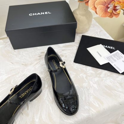 Chanel autumn and winter new black shiny retro style small round head thick heel loafers - Image 8