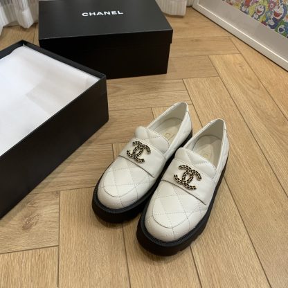 Chanel autumn and winter small round head slim retro style white loafers heel height 4.5cm - Image 7