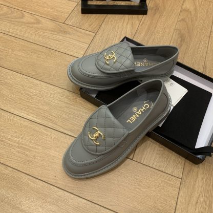 Chanel's new elegant and durable blue-gray loafers for early spring - Image 7