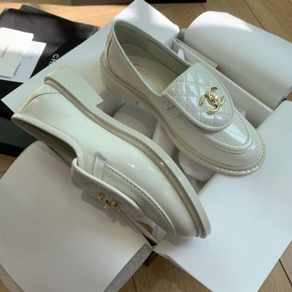 Chanel's new elegant and durable beige shiny loafers for early spring - Image 6