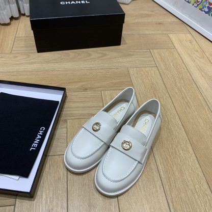 Chanel autumn and winter new white retro style small round head loafers - Image 8