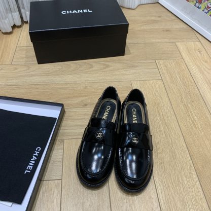 Chanel autumn and winter new black shiny retro style small round head loafers - Image 8