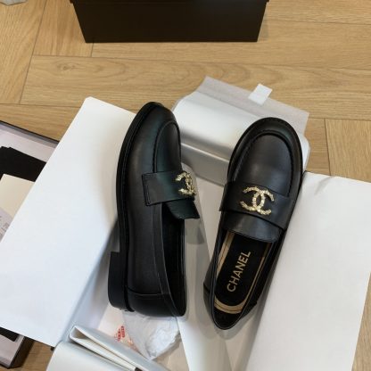 Chanel early spring season new retro style black matte small square head loafers - Image 8