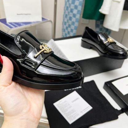 Chanel's new early spring black shiny beautiful and comfortable loafers with a heel height of 2.5cm - Image 8