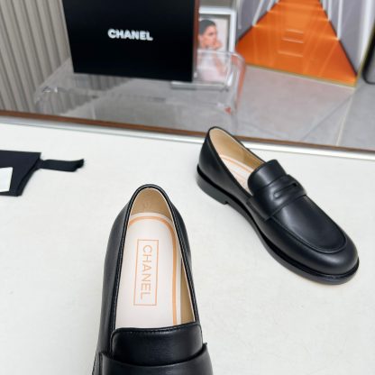 Chanel Early Autumn New Small Round Toe Black Retro Loafers - Image 8