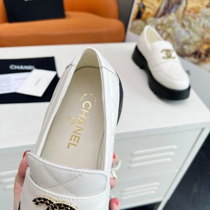 Chanel autumn and winter delicate small round head slim white loafers - Image 8