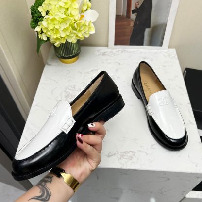 Chanel black and white autumn new goddess series loafers - Image 8