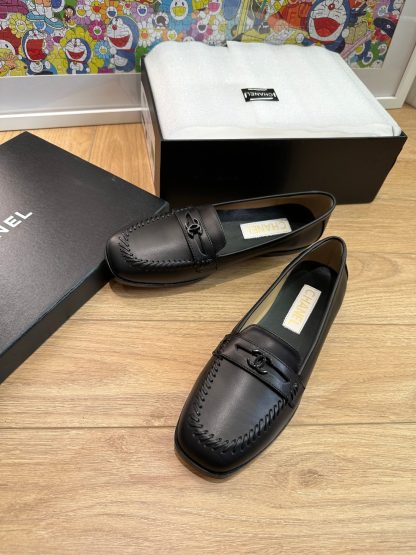 Chanel autumn and winter four seasons retro style small round head black loafers - Image 7