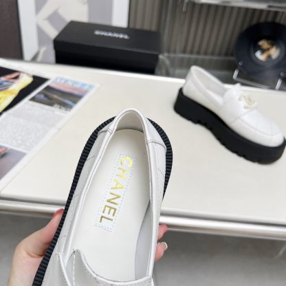 Chanel autumn and winter series new retro style small round head white loafers - Image 8