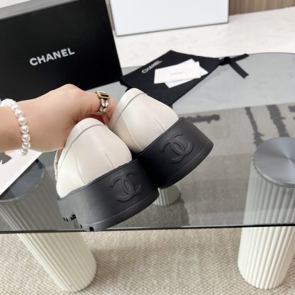 Chanel autumn and winter series white new small round head European and American catwalk loafers - Image 8