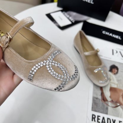Chanel Spring/Summer Dancing Shoes Collection Apricot Hot Brick Loafers - Image 8