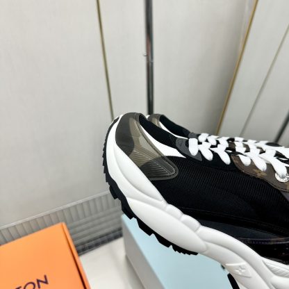 Louis Vuitton Run 55 sneakers - Image 8