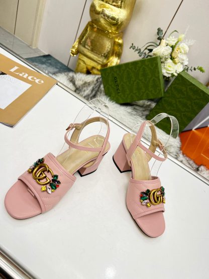 Gucci's new spring and summer rhinestone buckle round-toe thick-heeled sandals - Image 8
